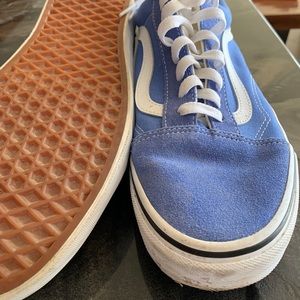 Men’s blue suede Vans.